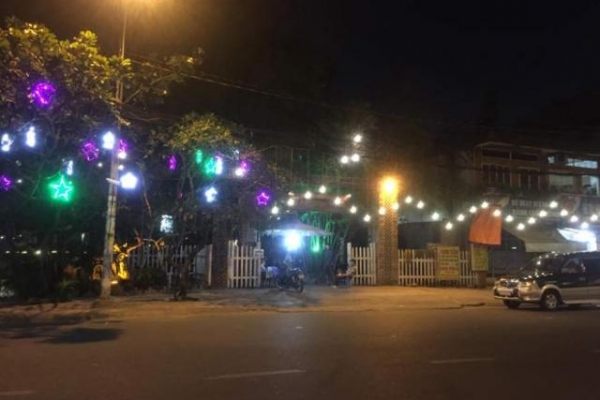 Hai nhóm giang hồ nổ súng thanh toán nhau ở quán cà phê